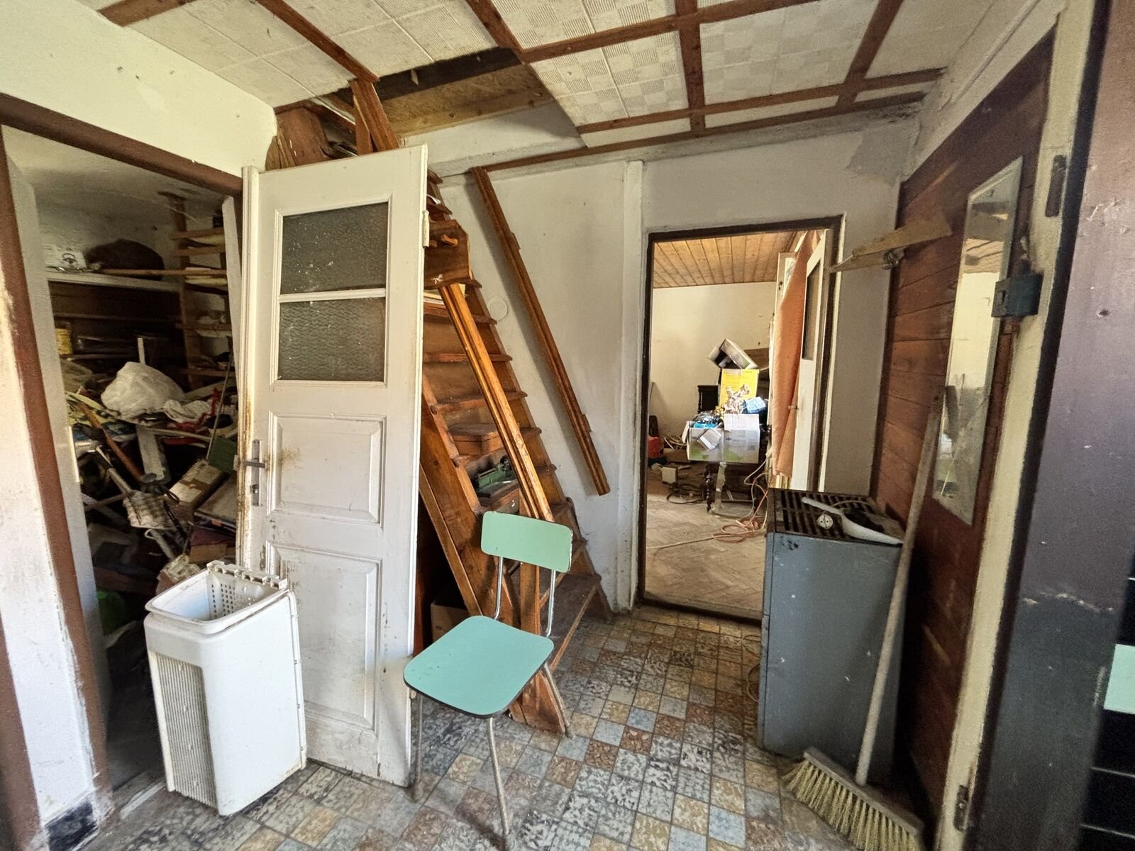 Prodej rodinného domu se 3 bytovými jednotkami a stavebním pozemkem, Chotusice
