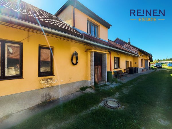 Prodej rodinného domu se 3 bytovými jednotkami a stavebním pozemkem, Chotusice