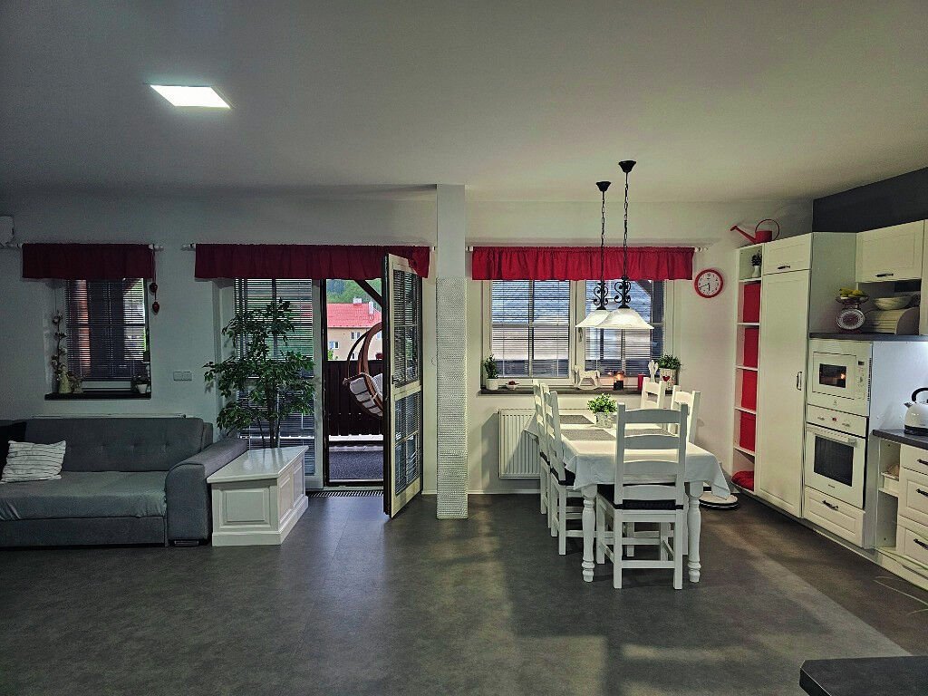 Pronájem mezonetového bytu 4+kk, 172 m², Police nad Metují