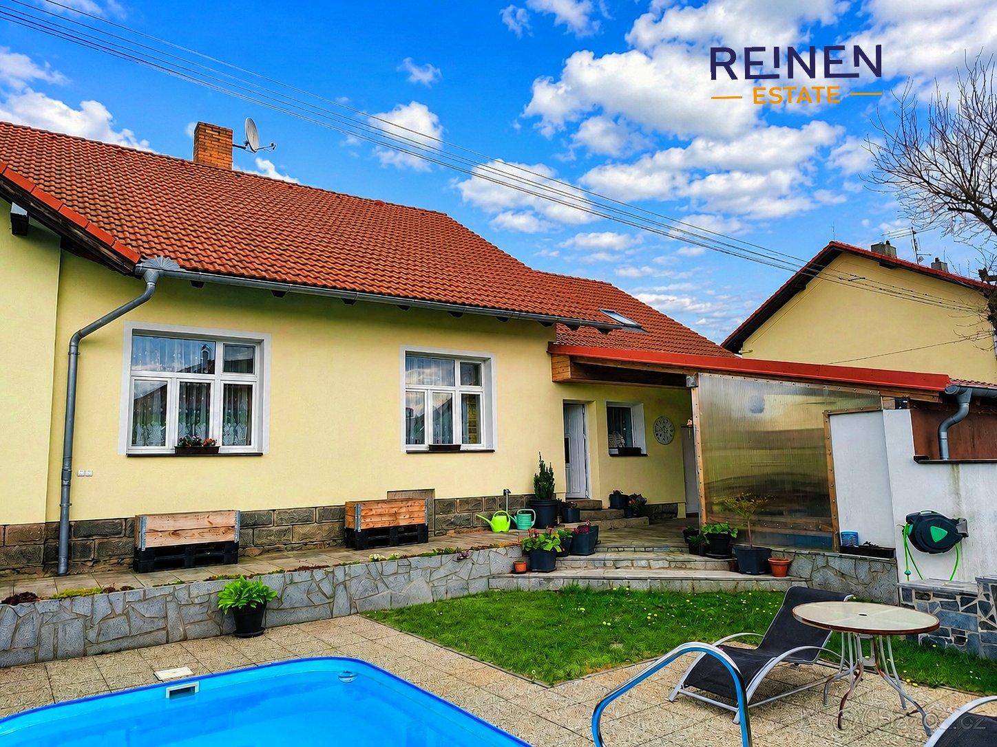 Rodinný dům 3+1 po kompletní rekonstrukci, bazén, pergola s venkovní kuchyní, Blatná