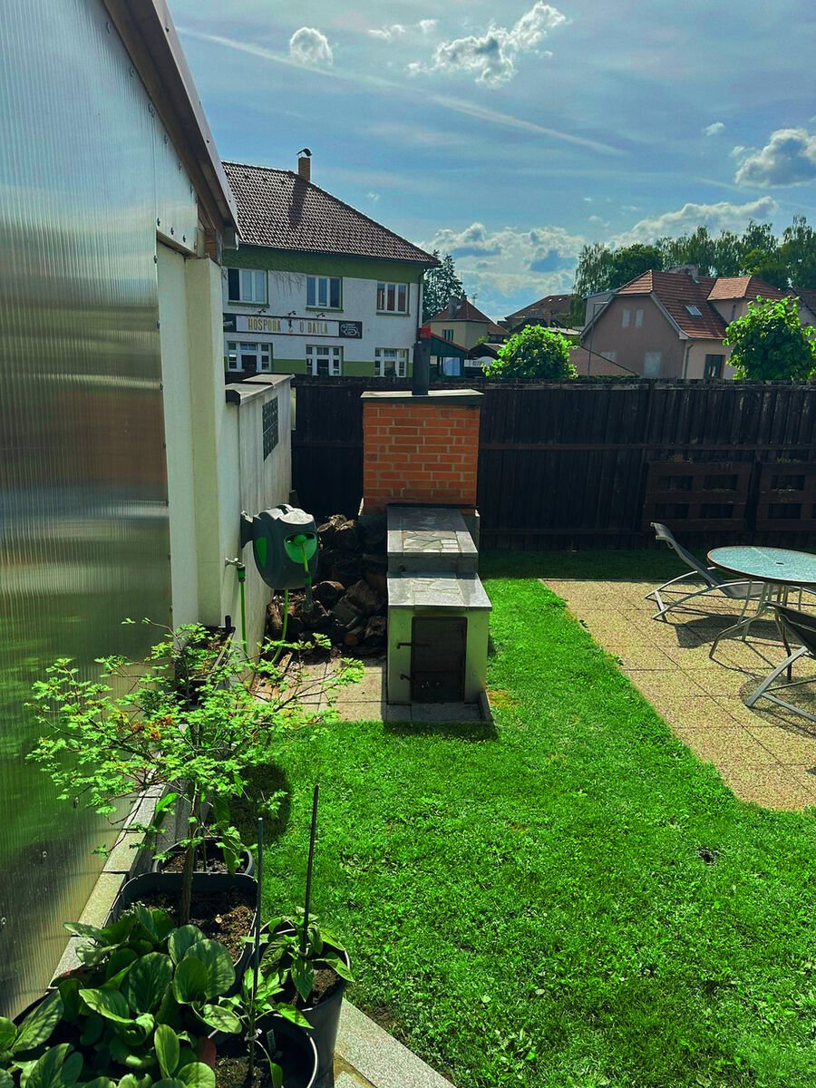 Rodinný dům 3+1 po kompletní rekonstrukci, bazén, pergola s venkovní kuchyní, Blatná