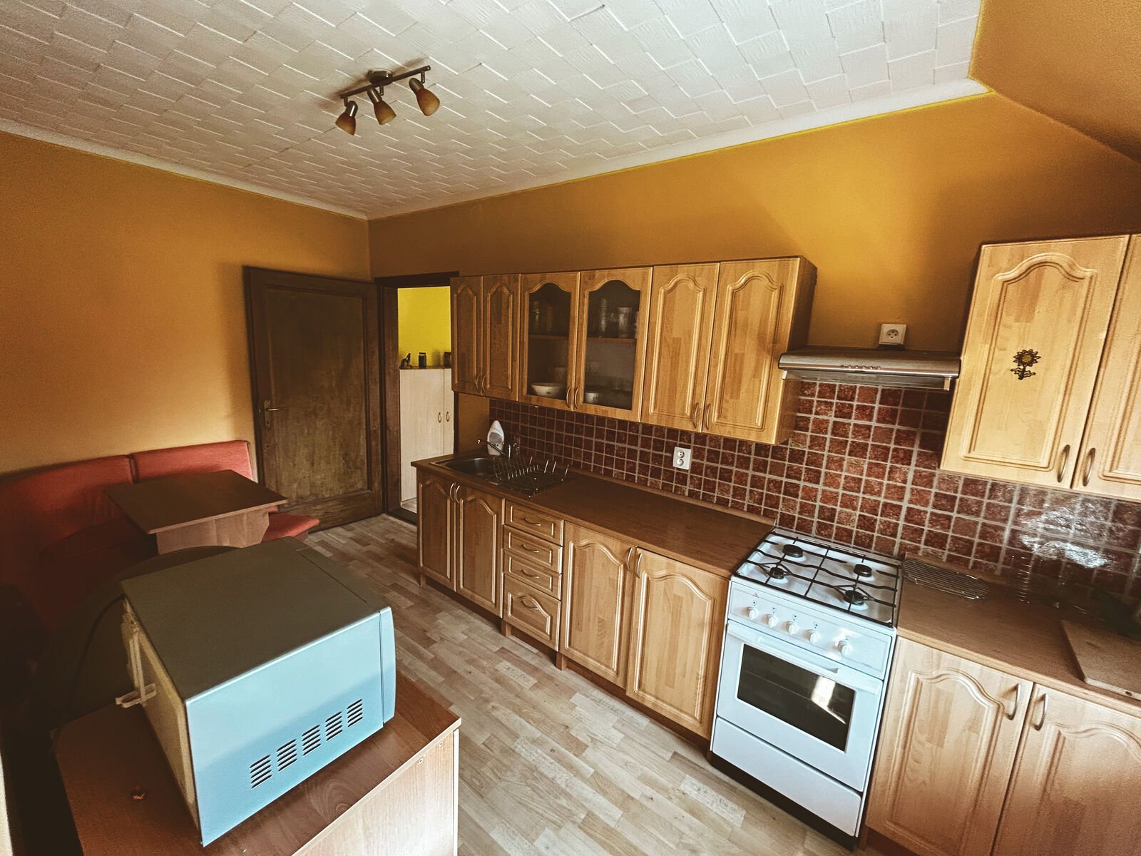 Rodinný dům s velkým potenciálem, zahradou a vedlejší stavbou – Velké Albrechtice